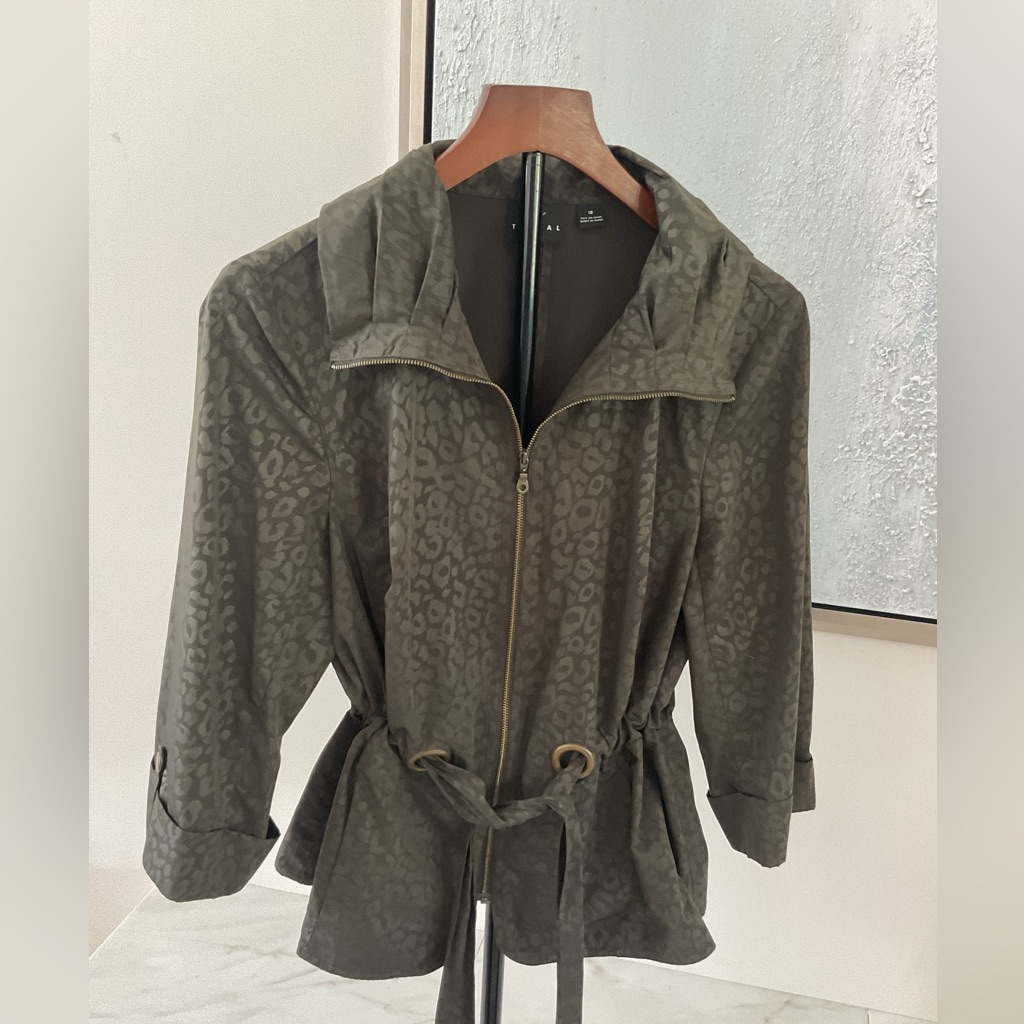 Tribal Green Animal Print Light Outdoor Jacket With Zip Up Pleated Collar